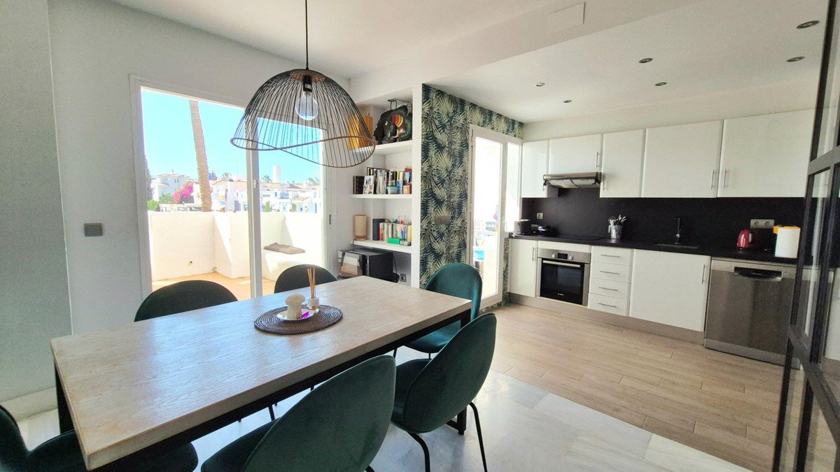 3 Bed Middle Floor Apartment in Marbella