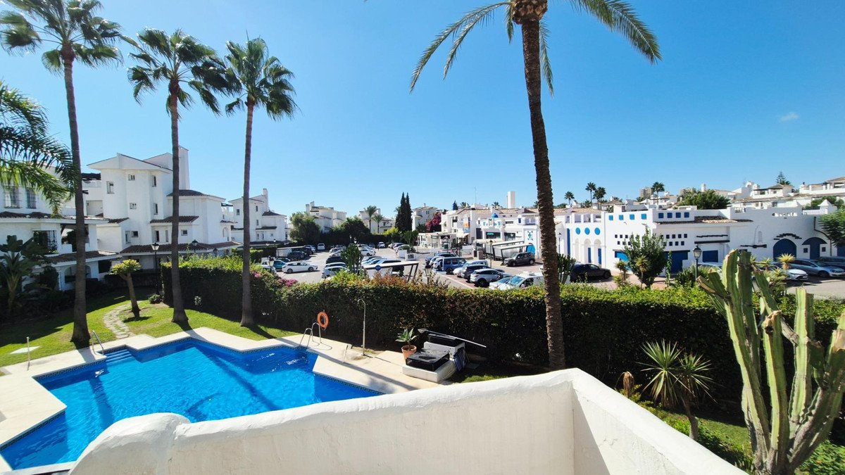 3 Bed Middle Floor Apartment in Marbella