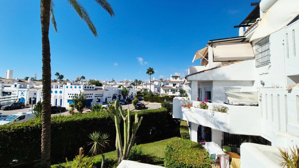 3 Bed Middle Floor Apartment in Marbella