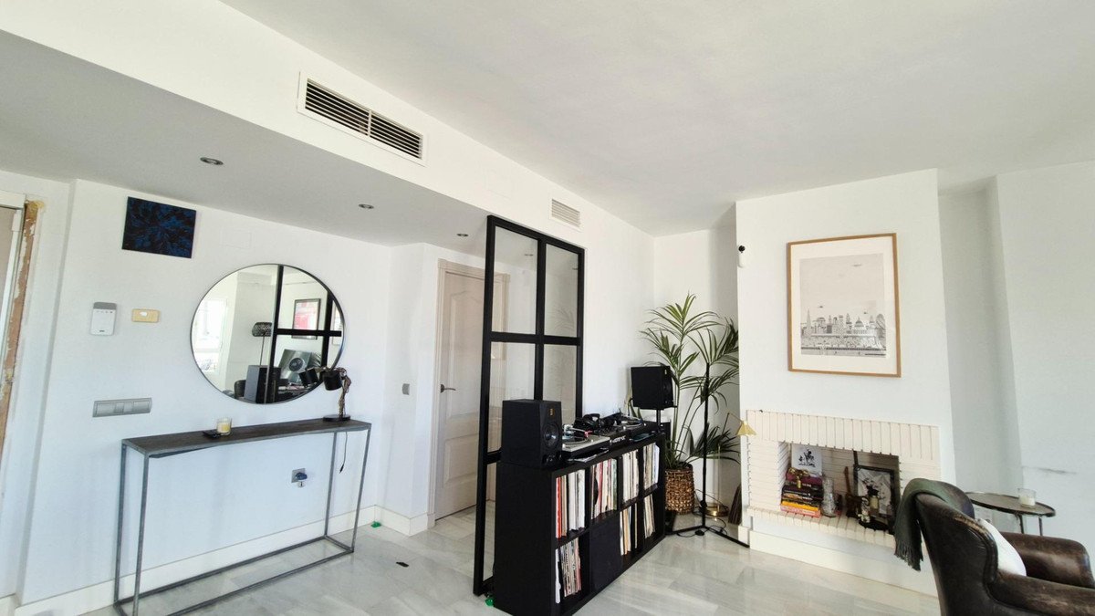 3 Bed Middle Floor Apartment in Marbella