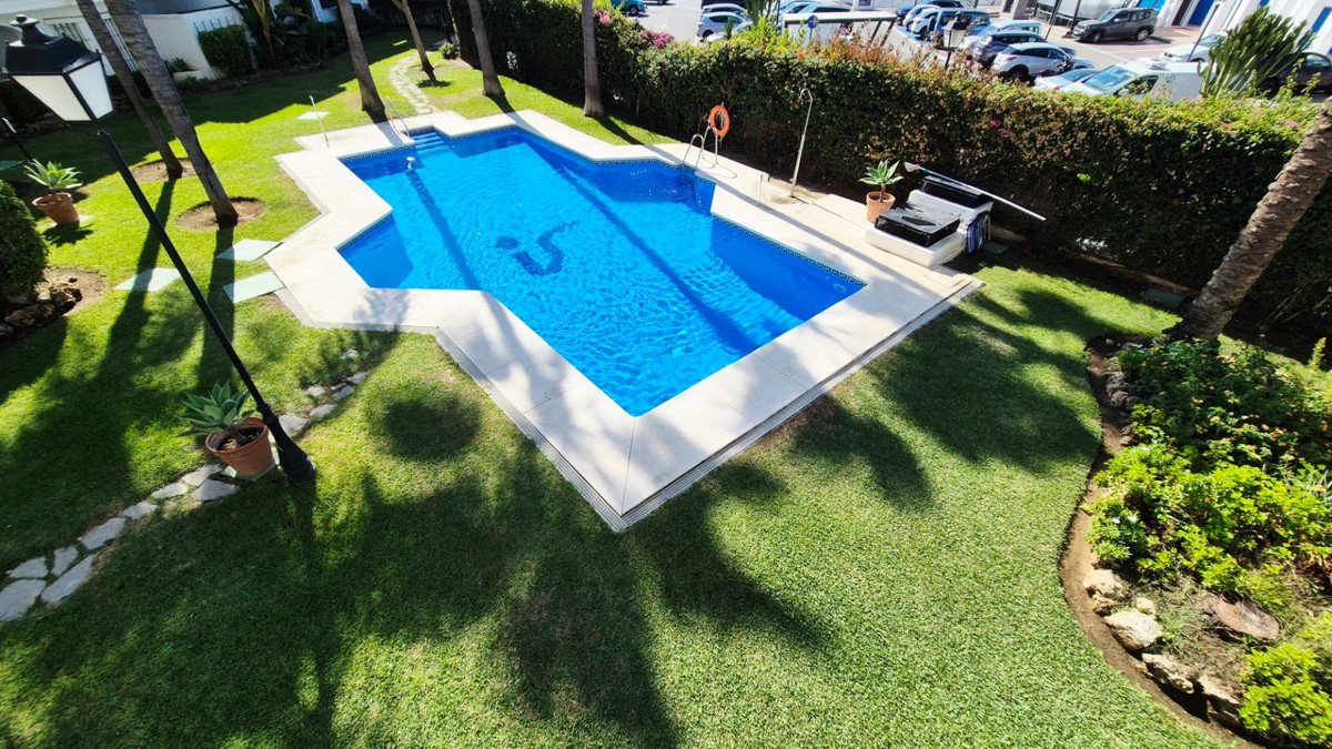 3 Bed Middle Floor Apartment in Marbella