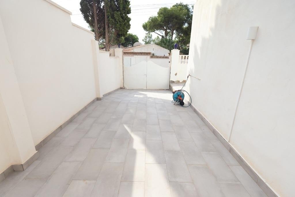 5 Bed Detached Villa in Torrevieja