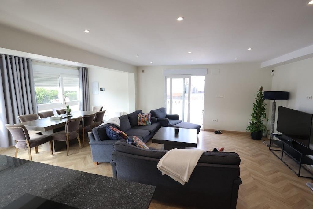 5 Bed Detached Villa in Torrevieja