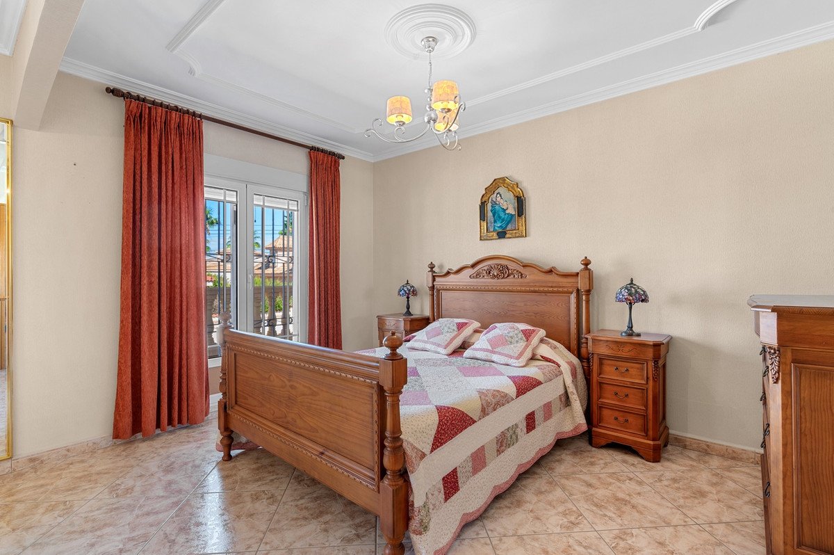7 Bed Townhouse in Ciudad Quesada