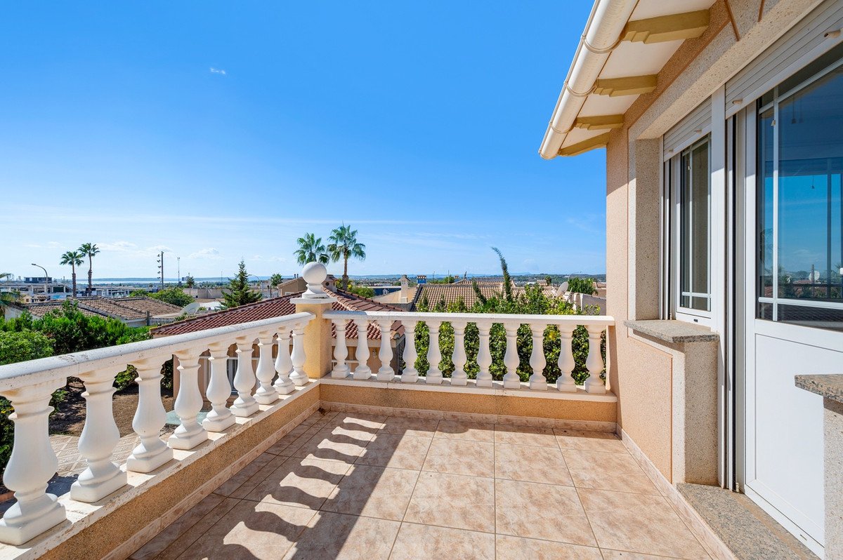 7 Bed Townhouse in Ciudad Quesada