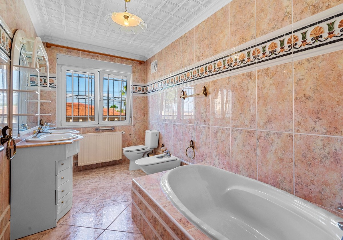 7 Bed Townhouse in Ciudad Quesada