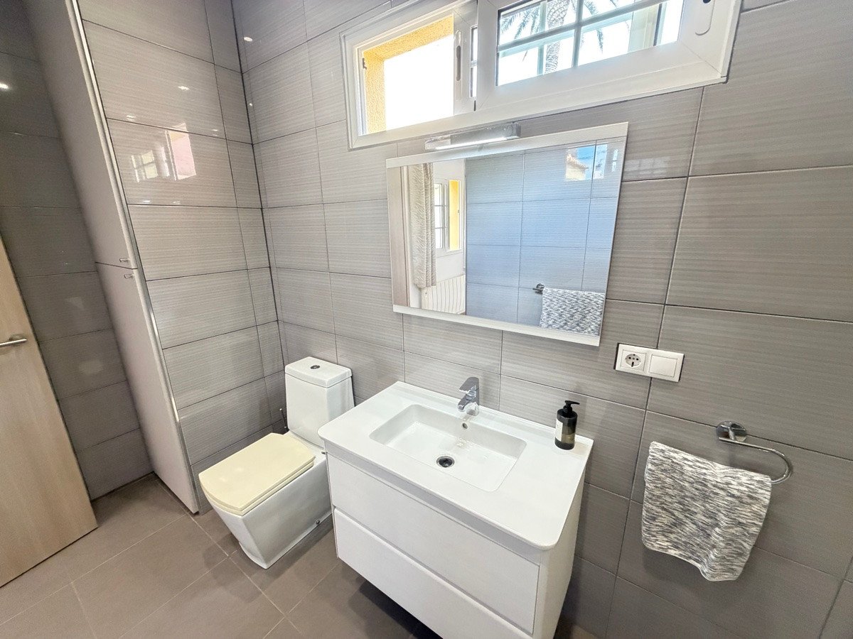 4 Bed Detached Villa in Cabo Roig