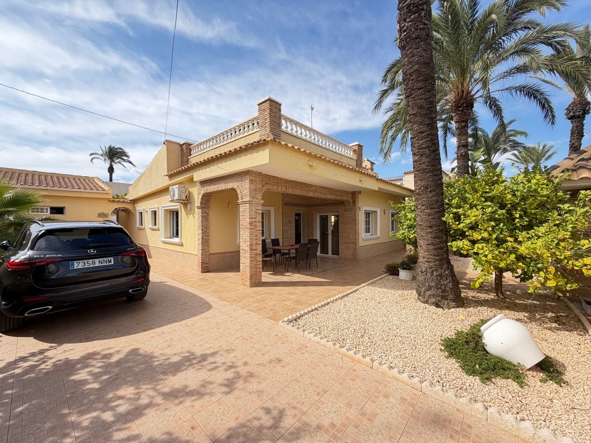 4 Bed Detached Villa in Cabo Roig