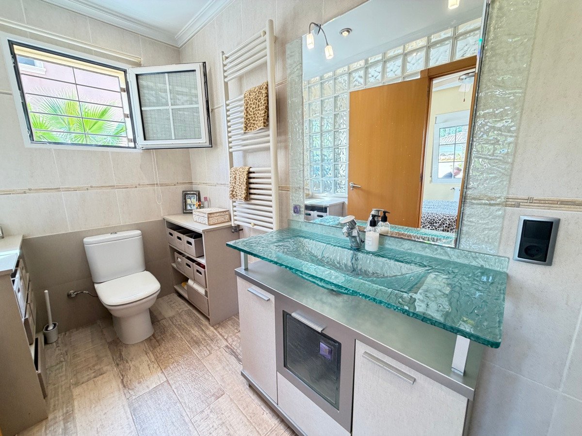 4 Bed Detached Villa in Cabo Roig