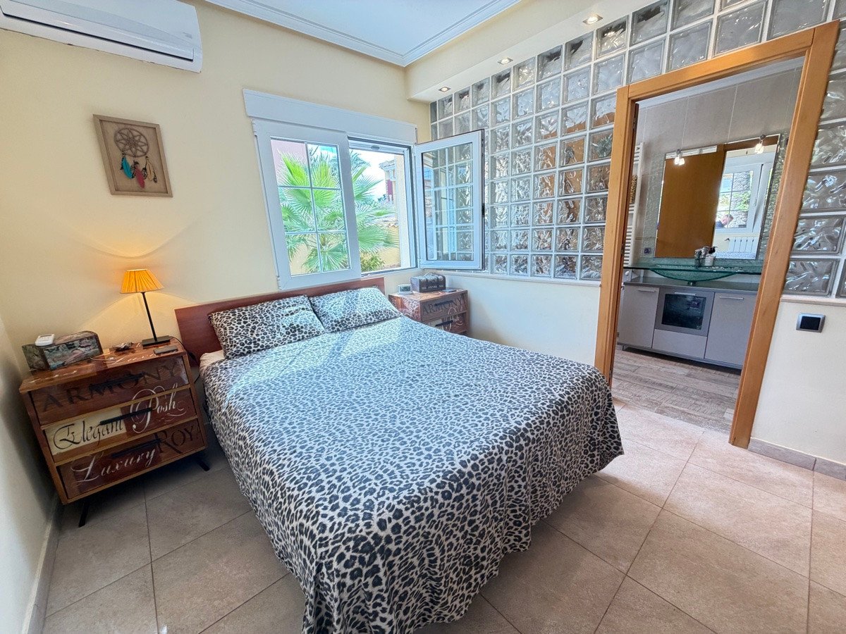 4 Bed Detached Villa in Cabo Roig