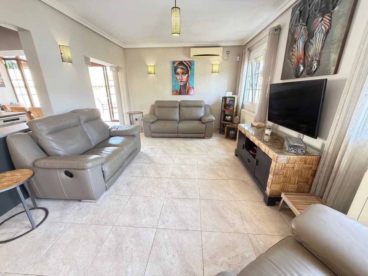 4 Bed Detached Villa in Cabo Roig