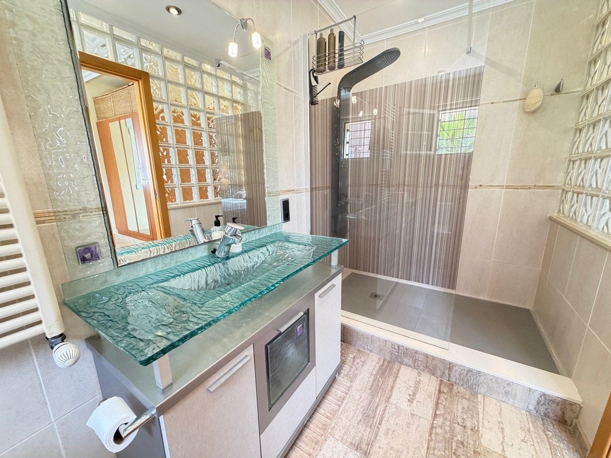 4 Bed Detached Villa in Cabo Roig