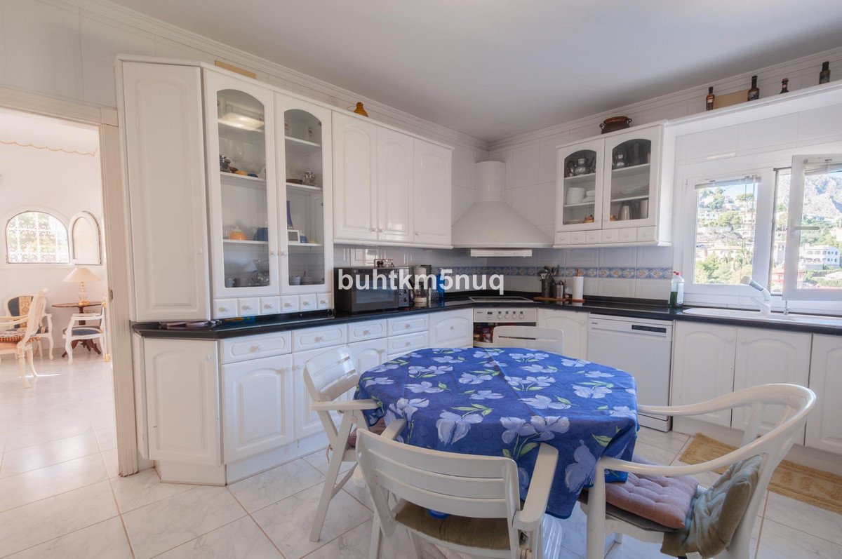 4 Bed Detached Villa in Calpe
