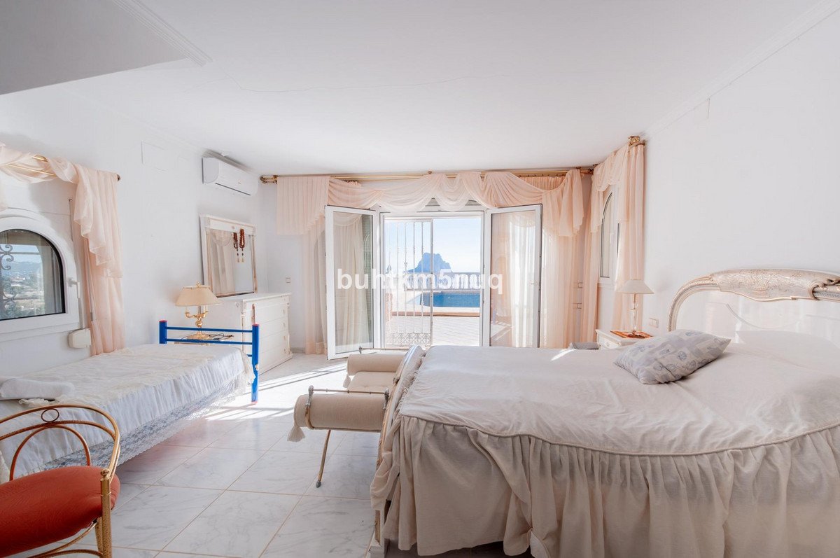 4 Bed Detached Villa in Calpe