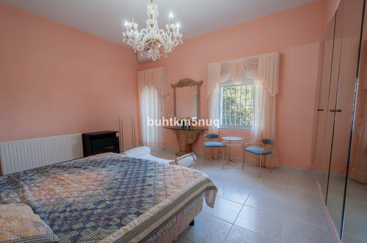 4 Bed Detached Villa in Calpe