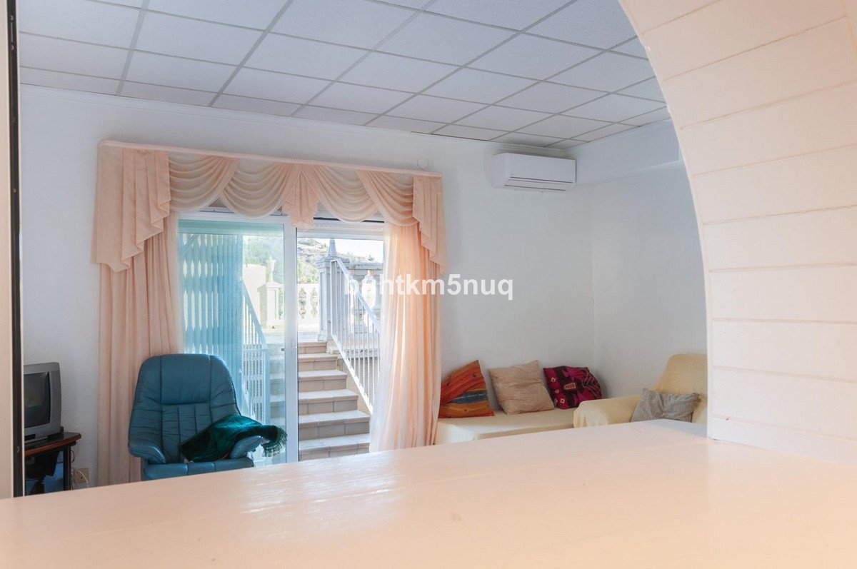 4 Bed Detached Villa in Calpe