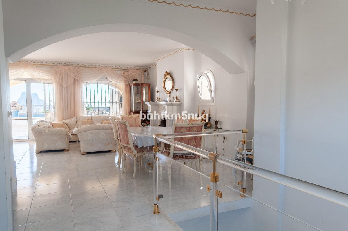 4 Bed Detached Villa in Calpe