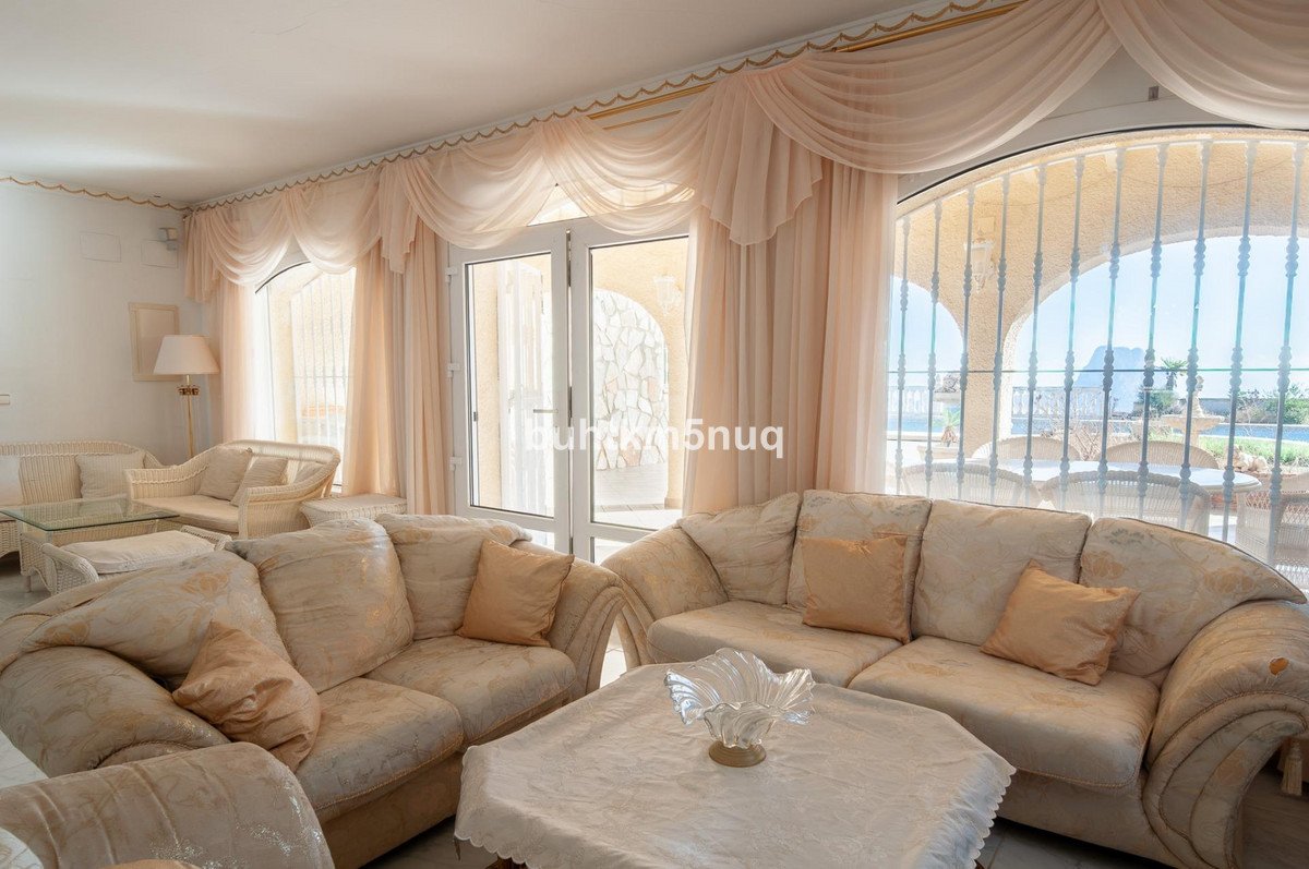 4 Bed Detached Villa in Calpe