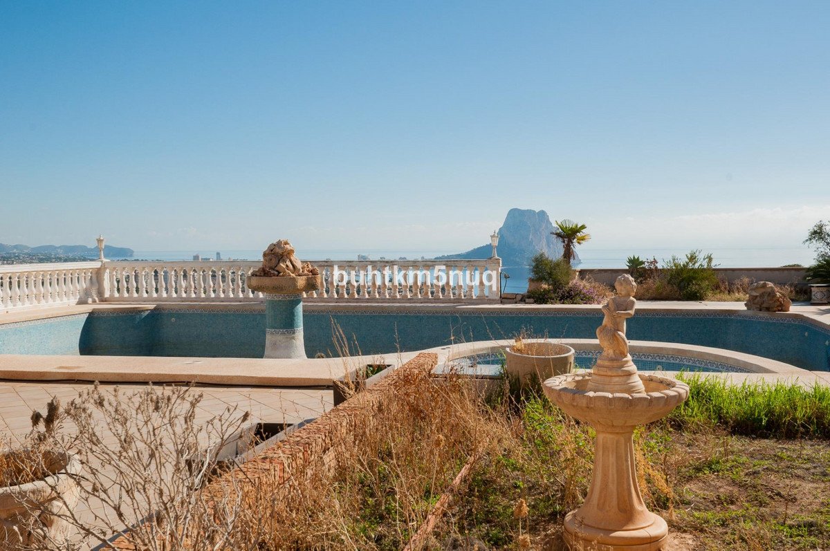 4 Bed Detached Villa in Calpe