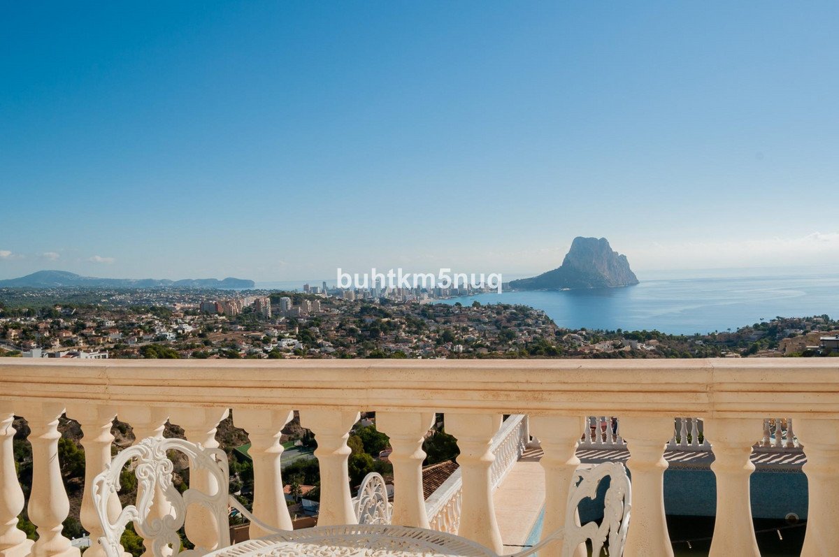 4 Bed Detached Villa in Calpe