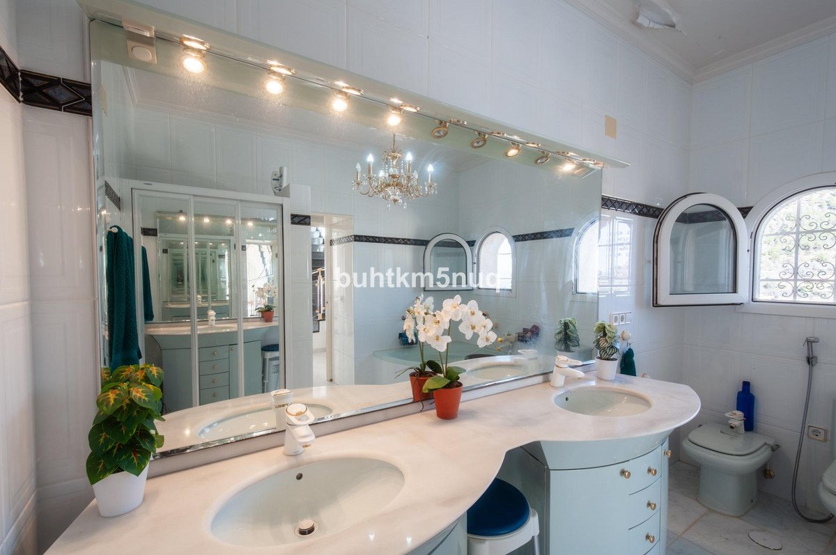 4 Bed Detached Villa in Calpe