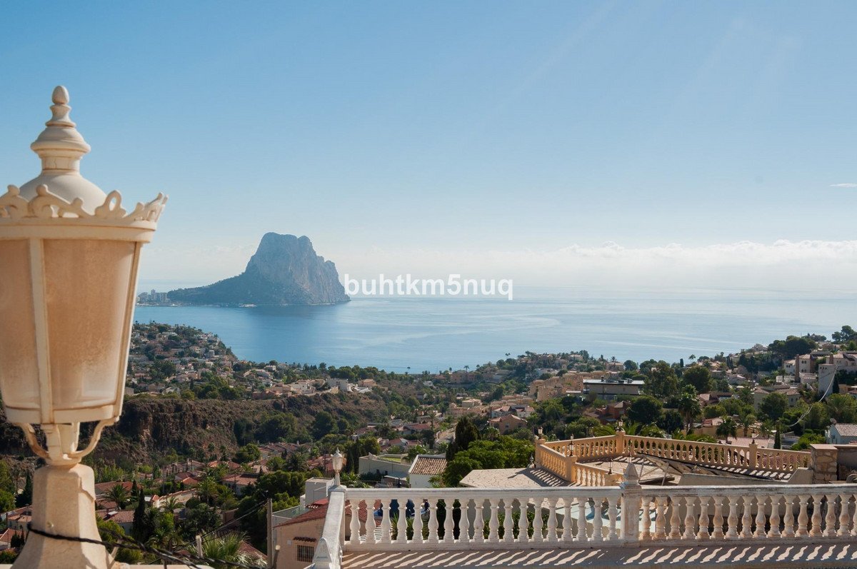 4 Bed Detached Villa in Calpe