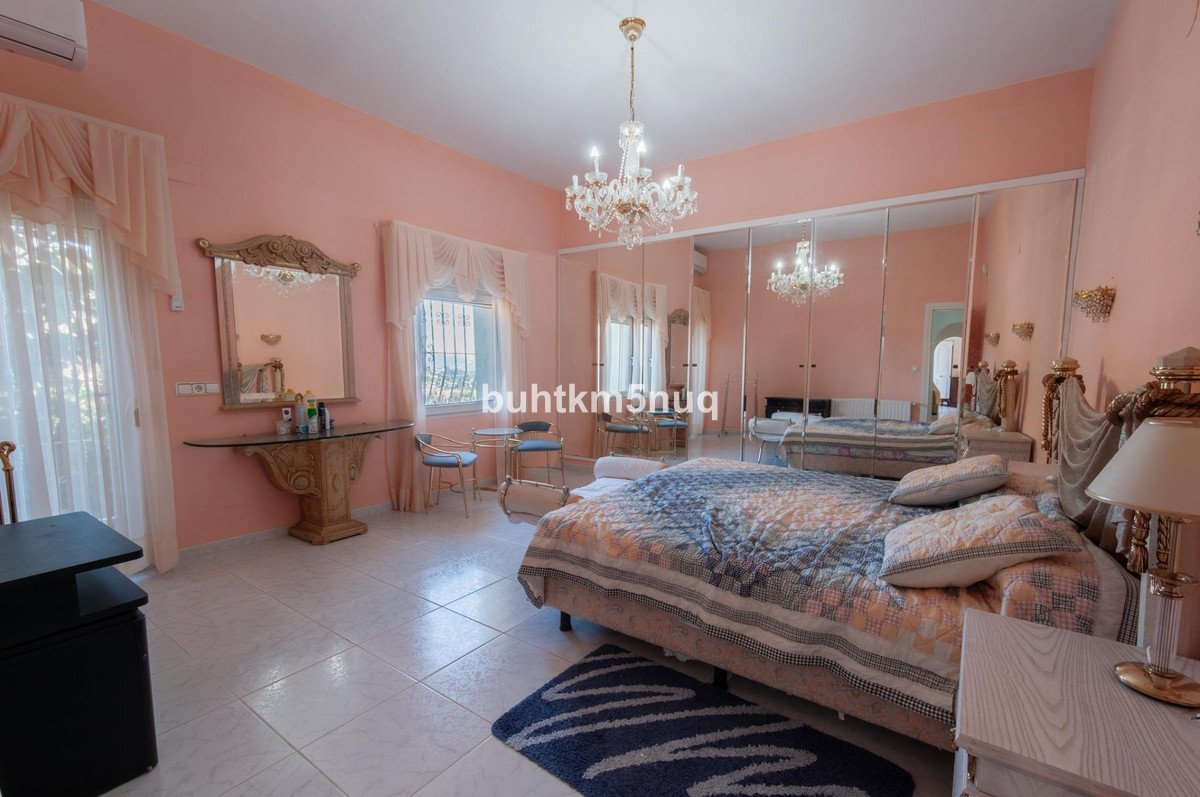 4 Bed Detached Villa in Calpe
