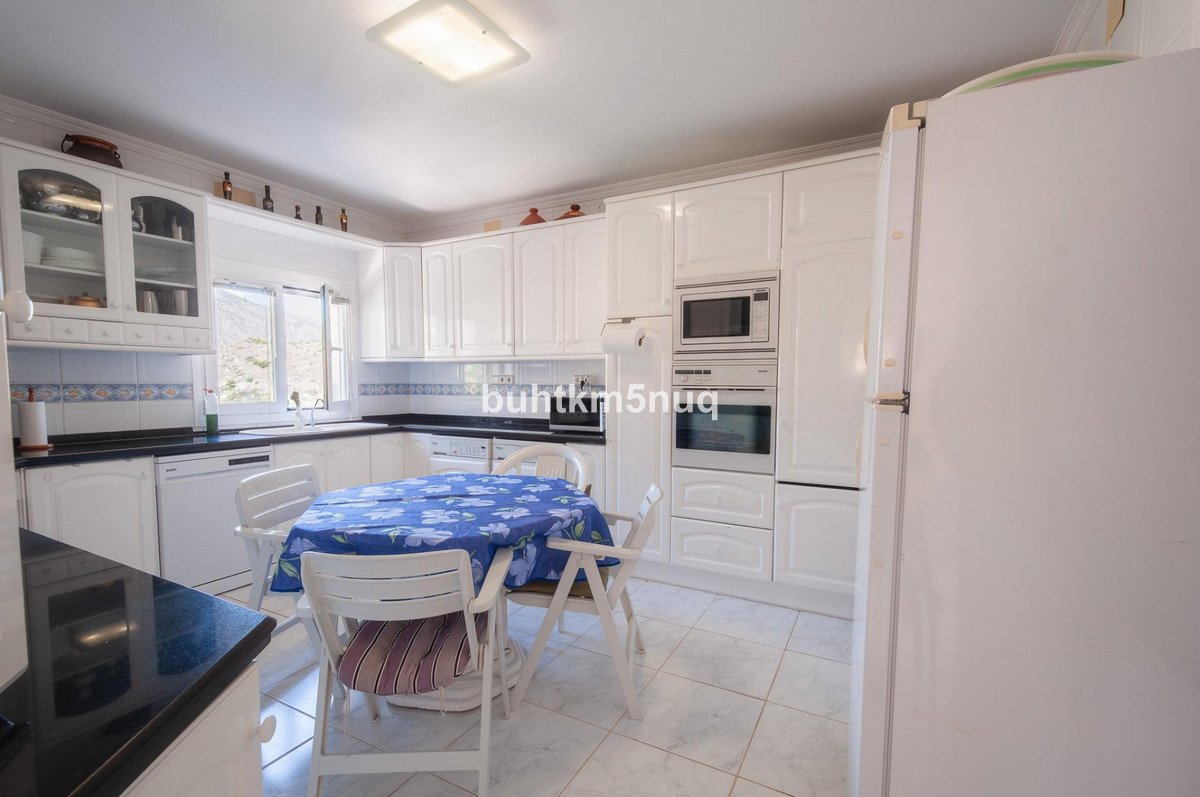 4 Bed Detached Villa in Calpe