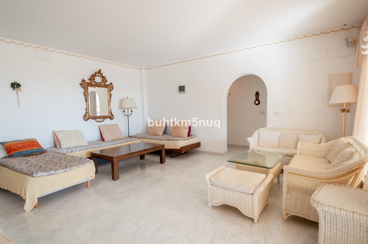 4 Bed Detached Villa in Calpe