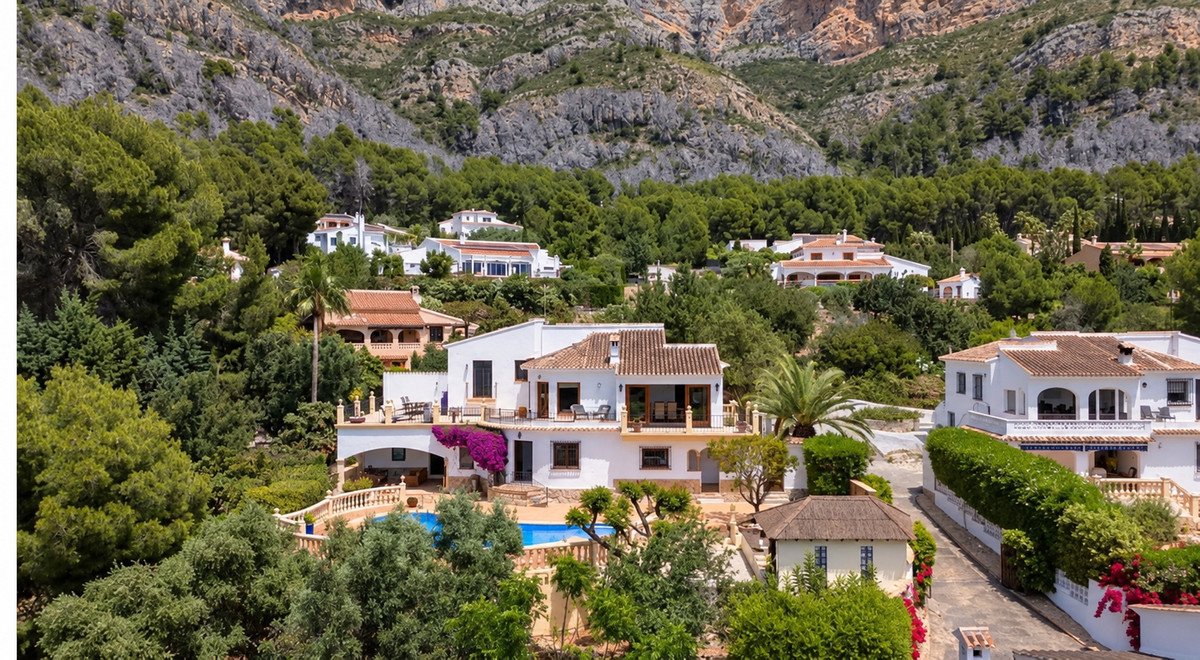 5 Bed Detached Villa in Javea