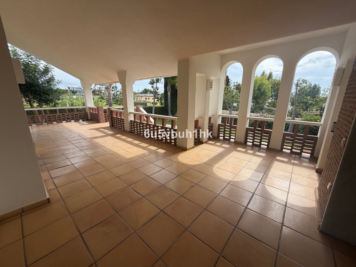 7 Bed Detached Villa in Estepona