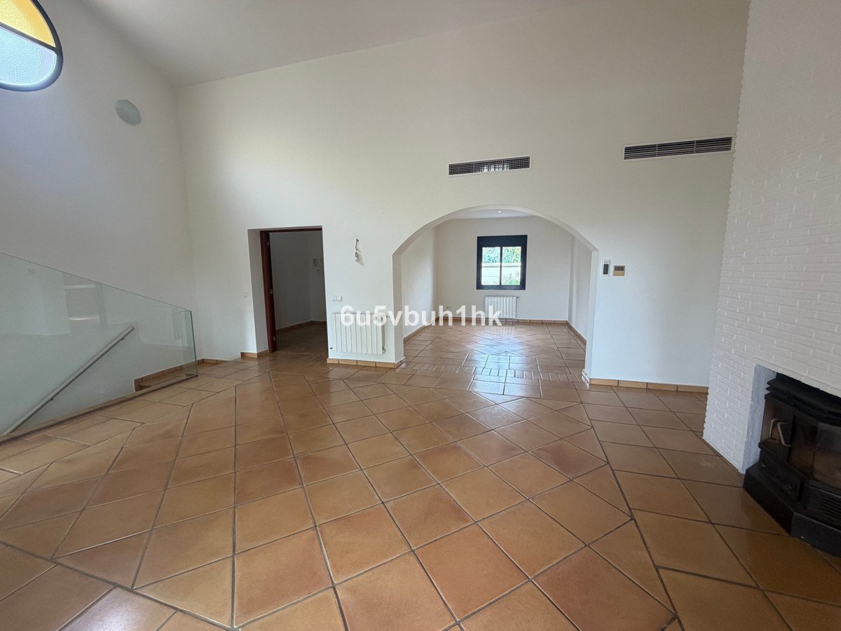 7 Bed Detached Villa in Estepona