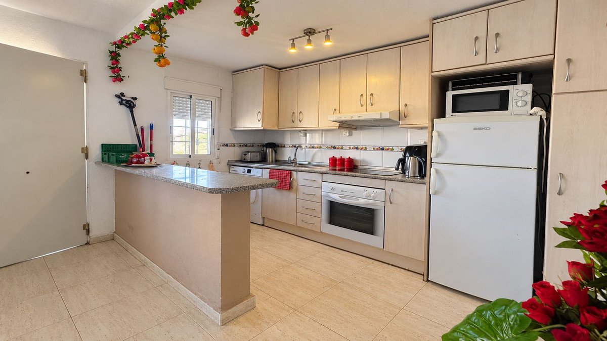 2 Bed Top Floor Apartment in San Miguel de Salinas