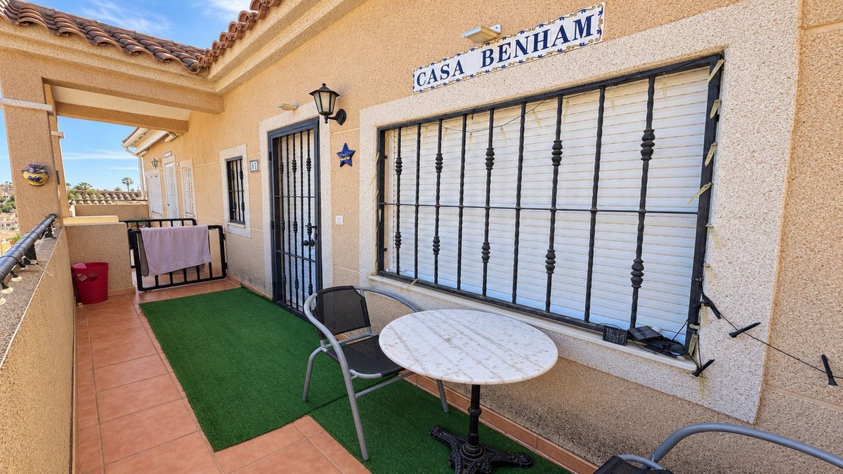 2 Bed Top Floor Apartment in San Miguel de Salinas