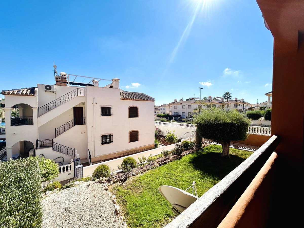2 Bed Ground Floor Apartment in Orihuela Costa