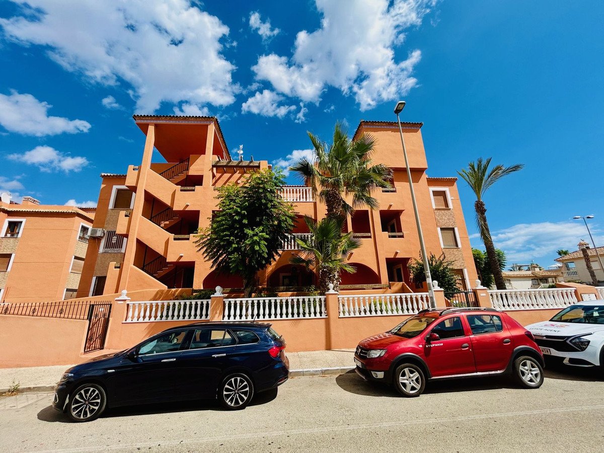2 Bed Ground Floor Apartment in Orihuela Costa