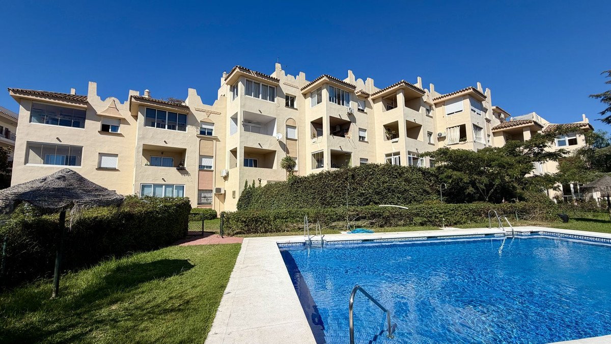 2 Bed Middle Floor Apartment in Mijas