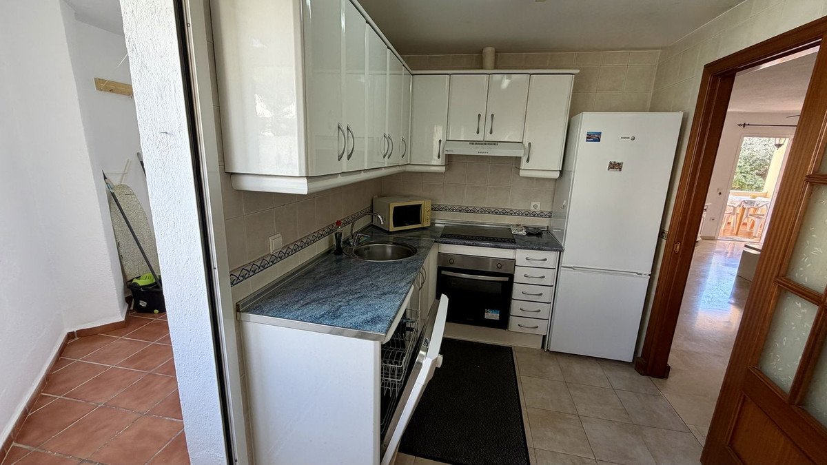 2 Bed Middle Floor Apartment in Mijas