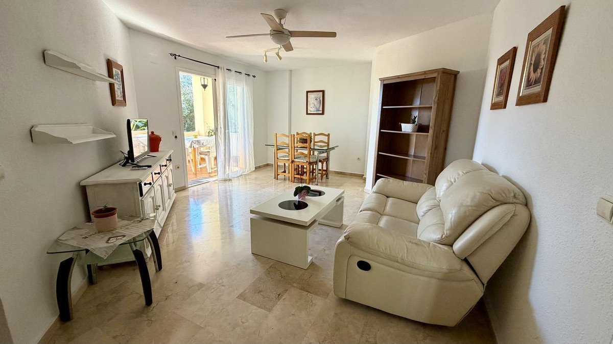 2 Bed Middle Floor Apartment in Mijas