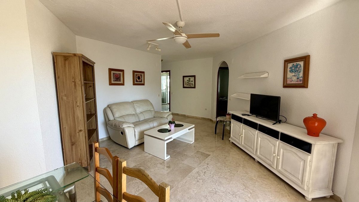 2 Bed Middle Floor Apartment in Mijas