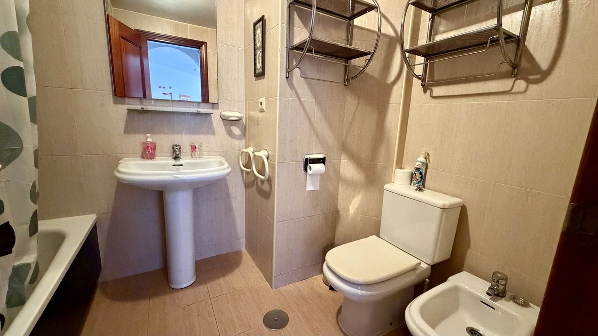 2 Bed Middle Floor Apartment in Mijas