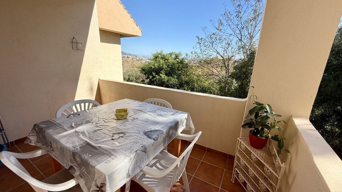2 Bed Middle Floor Apartment in Mijas
