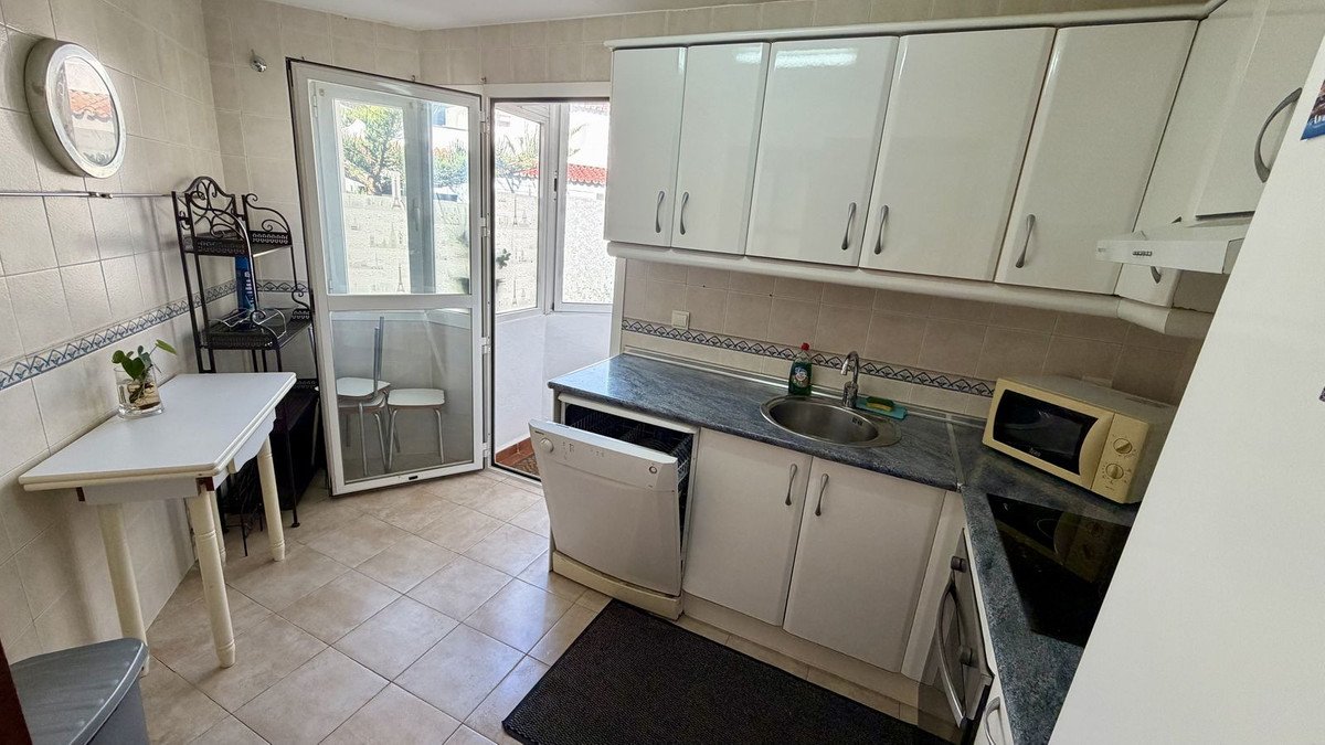 2 Bed Middle Floor Apartment in Mijas