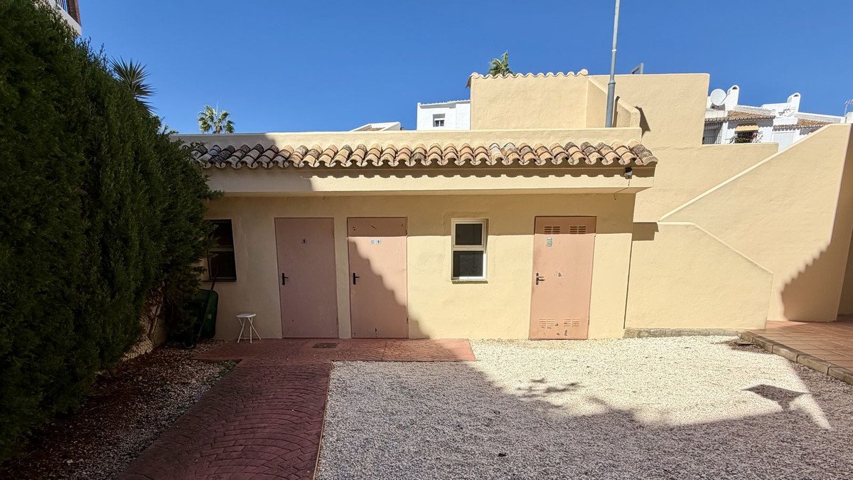 2 Bed Middle Floor Apartment in Mijas