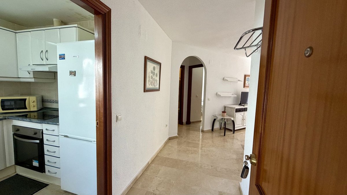 2 Bed Middle Floor Apartment in Mijas