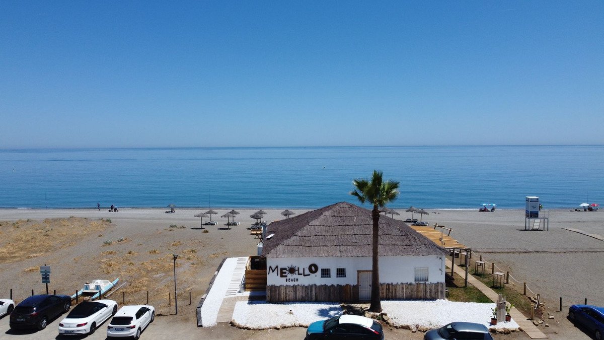 3 Bed Middle Floor Apartment in Manilva