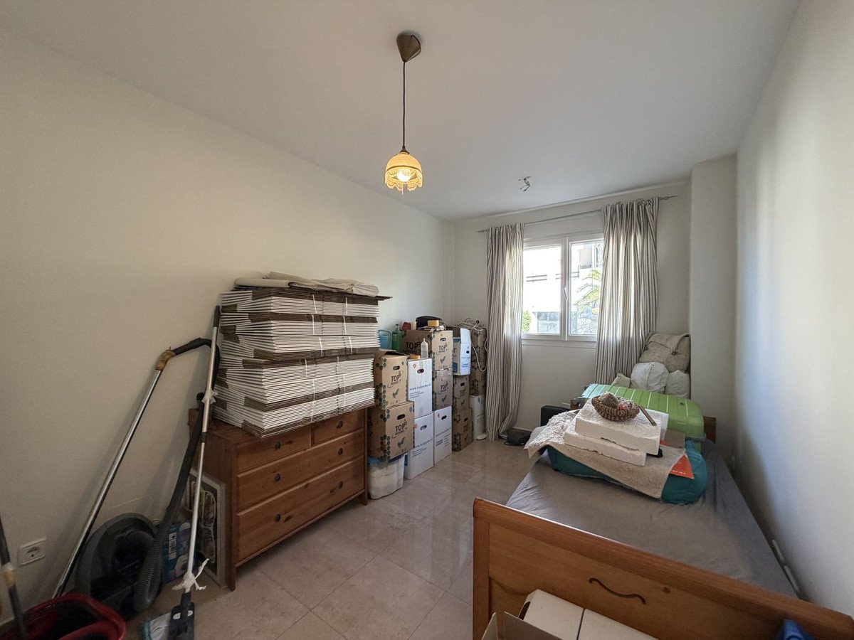 3 Bed Middle Floor Apartment in Manilva