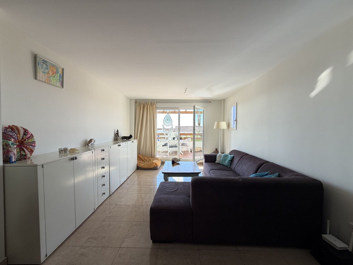 3 Bed Middle Floor Apartment in Manilva