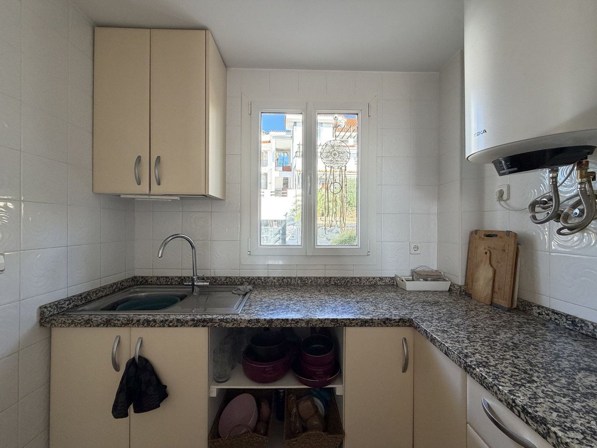3 Bed Middle Floor Apartment in Manilva