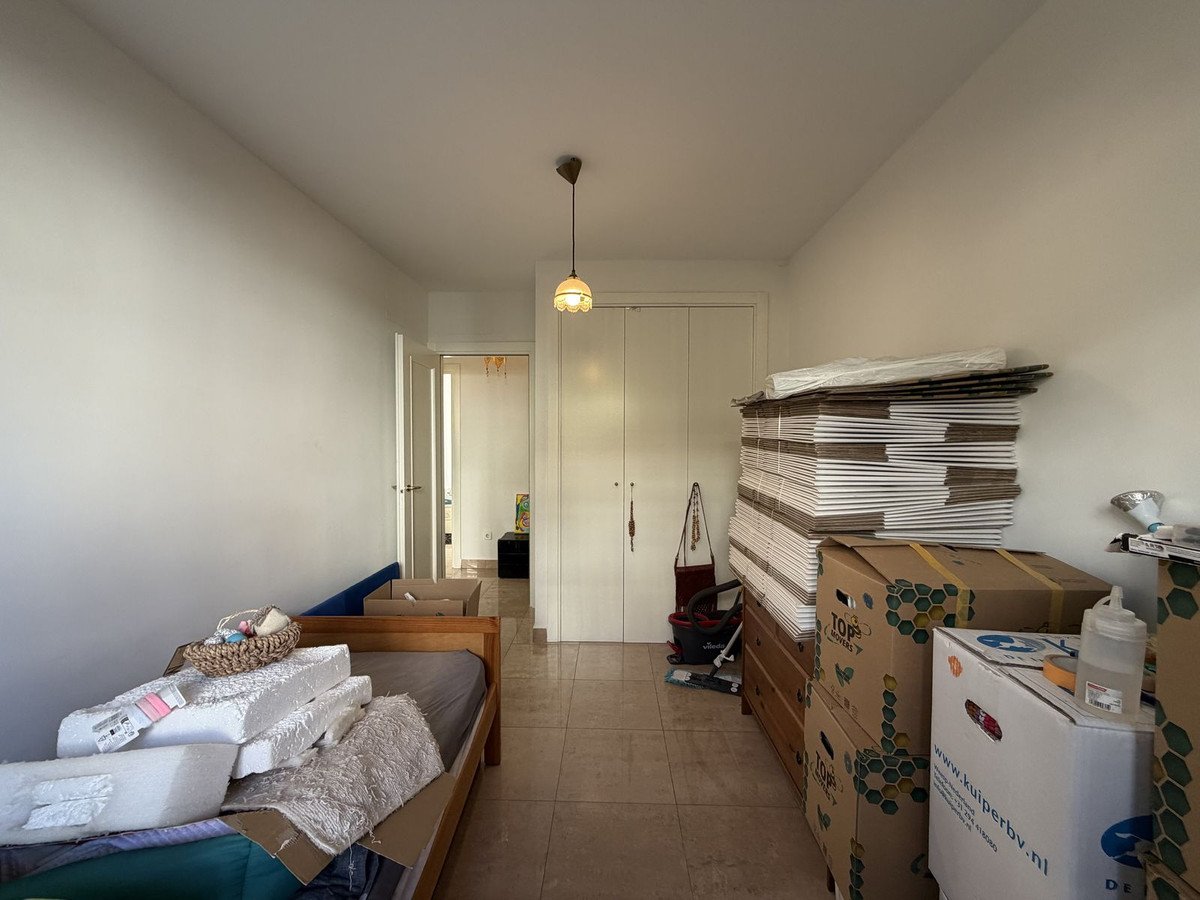 3 Bed Middle Floor Apartment in Manilva